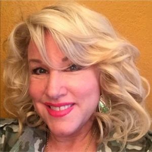 Meet your Posher, Kimberly